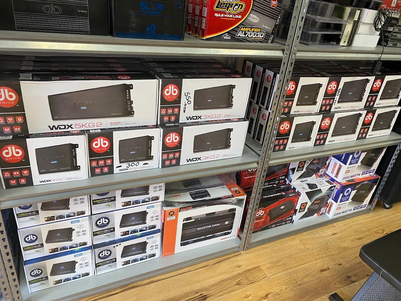 Car audio amplifiers and equipment available at Regiotint